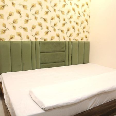 Hotel Keshavam Inn Mathura Exterior photo